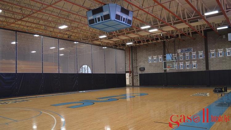 篮球馆运动木地板安装不打蜡，应翻新