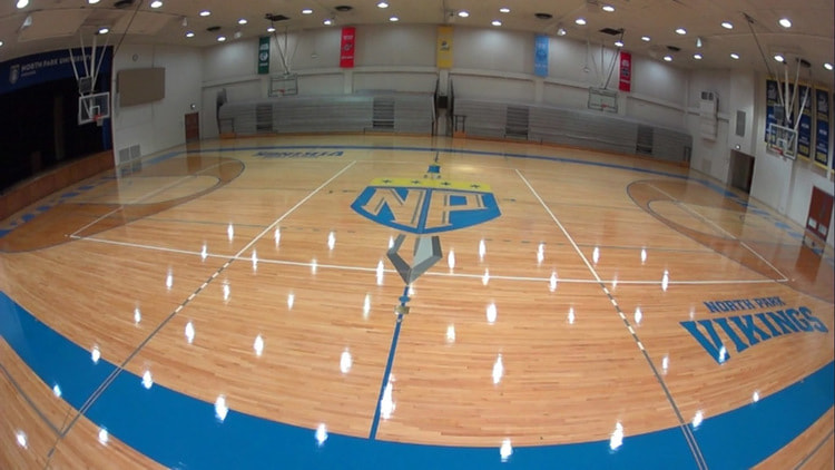篮球场木地板出现变形原因是什么