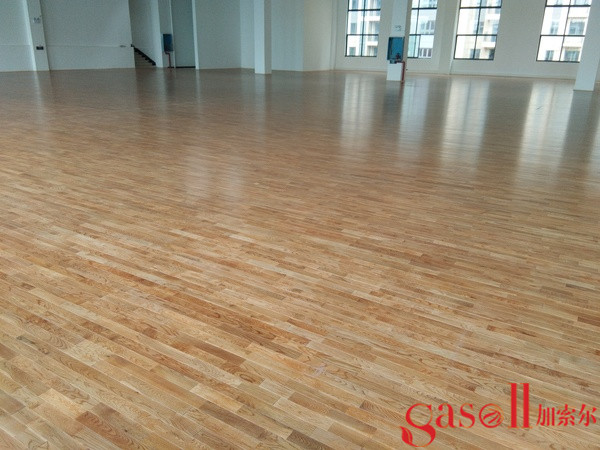 实木地板和复合地板各是什么地板3