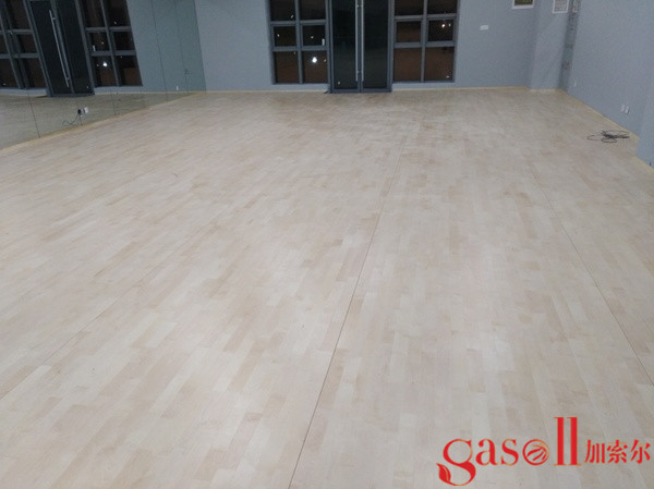 实木地板和复合地板各是什么地板2