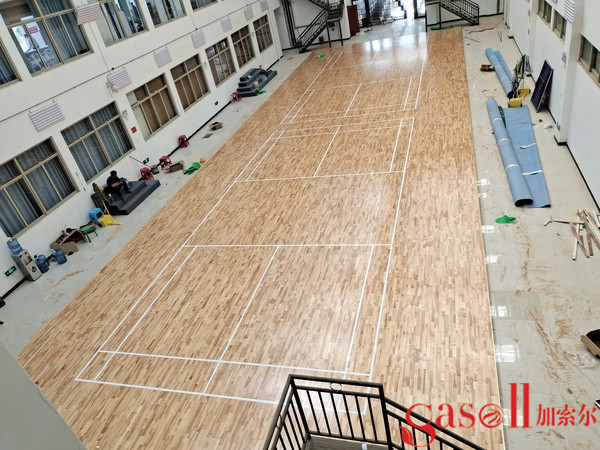 实木地板和复合地板各是什么地板