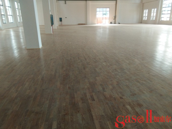 长春一个室内篮球场多少钱